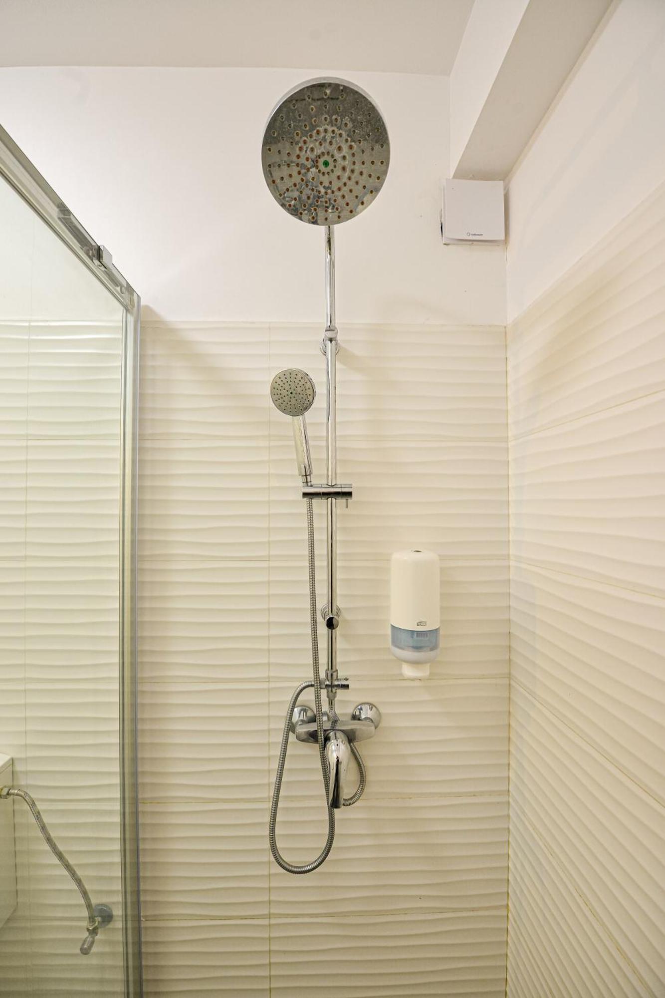 The Lincoln Suites - Central Shabbat Friendly Apartments بوخارست المظهر الخارجي الصورة