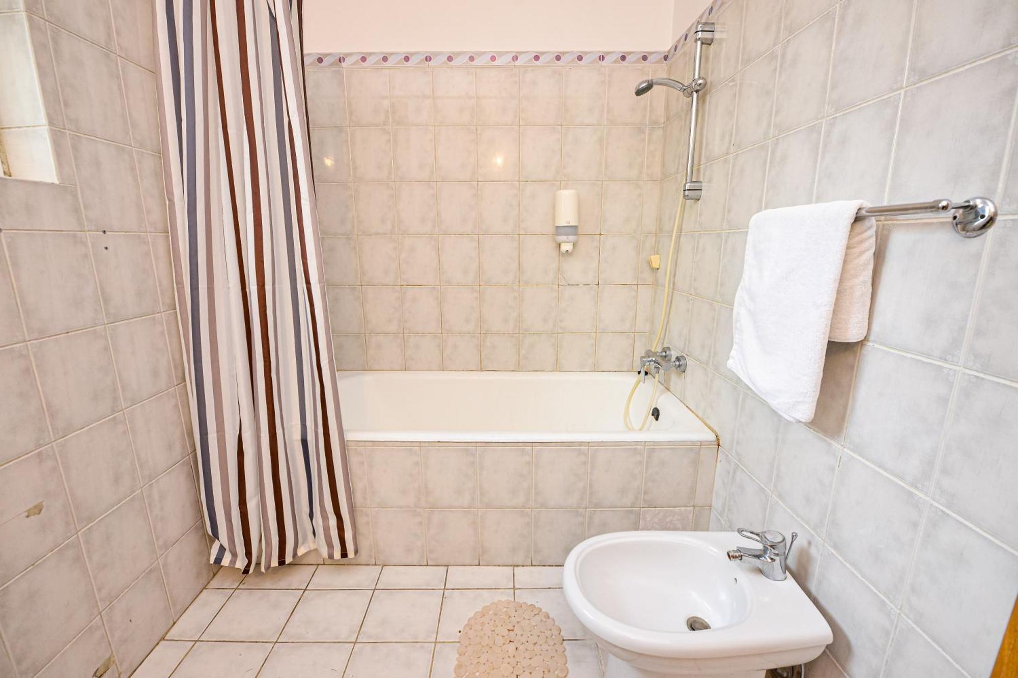 The Lincoln Suites - Central Shabbat Friendly Apartments بوخارست المظهر الخارجي الصورة