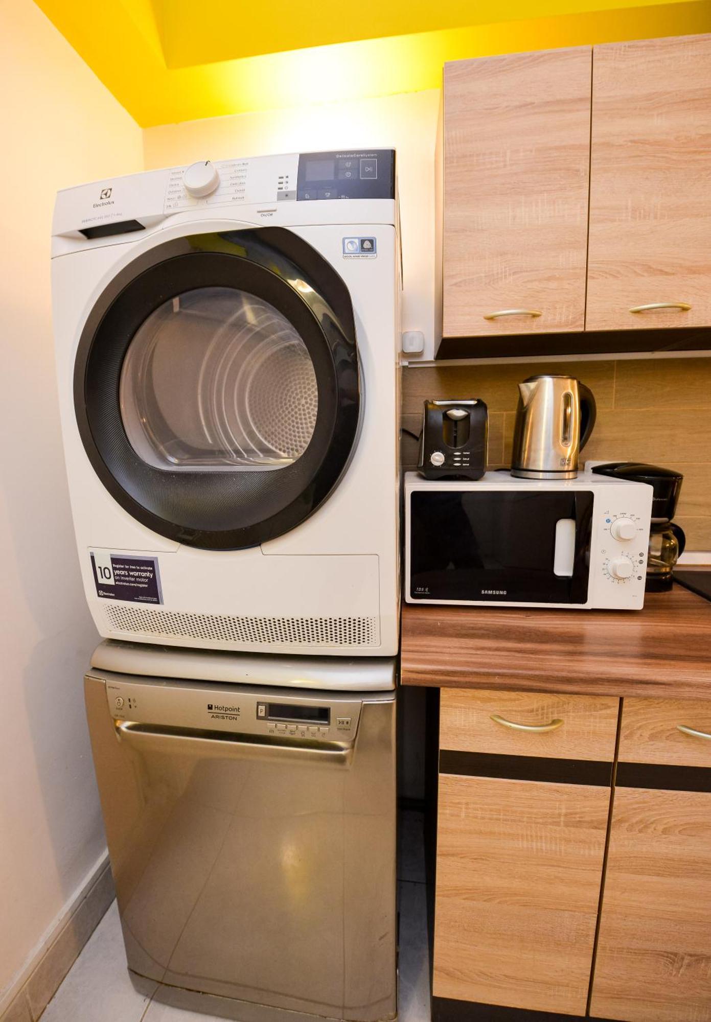 The Lincoln Suites - Central Shabbat Friendly Apartments بوخارست المظهر الخارجي الصورة